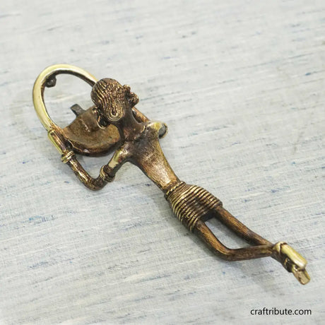 Dhokra Bottle Opener – Lady Looking in Mirror