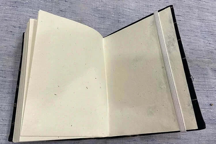 Handmade Paper Notebook with elastic band – Green Pochampalli Patola (Single Ikat)