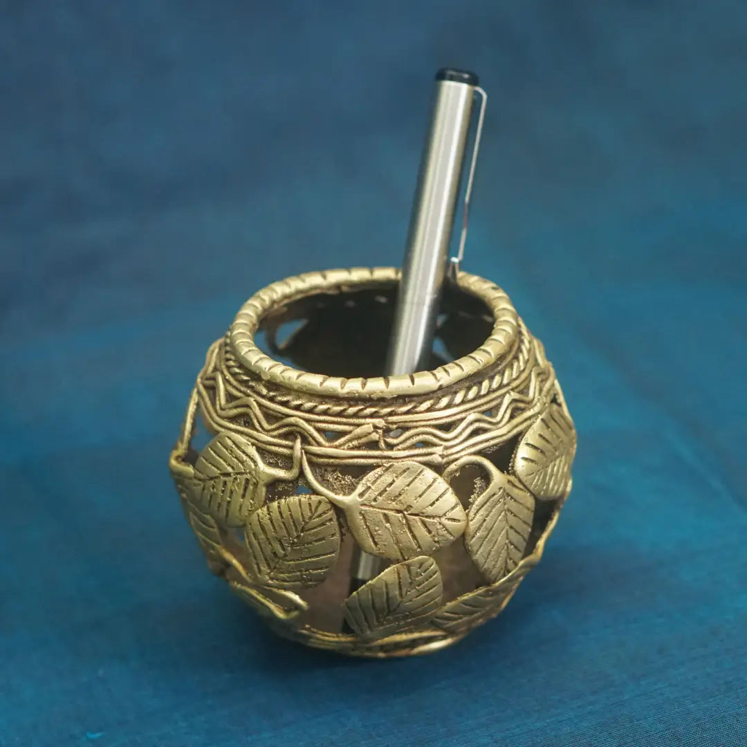 Dhokra Circular Pen Stand with leaf design