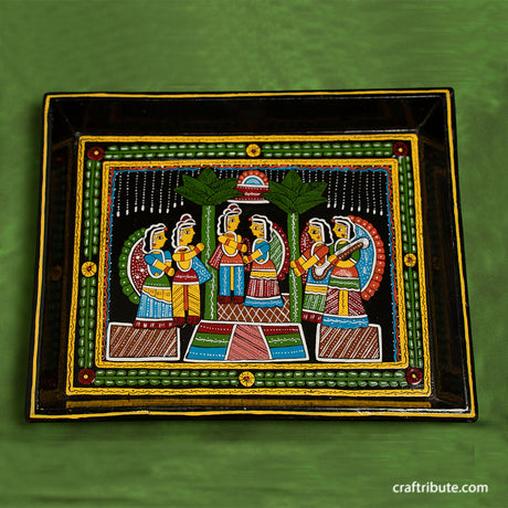 Tikuli art Medium Serving Tray with Plantains Mandap design in eye catchy colours